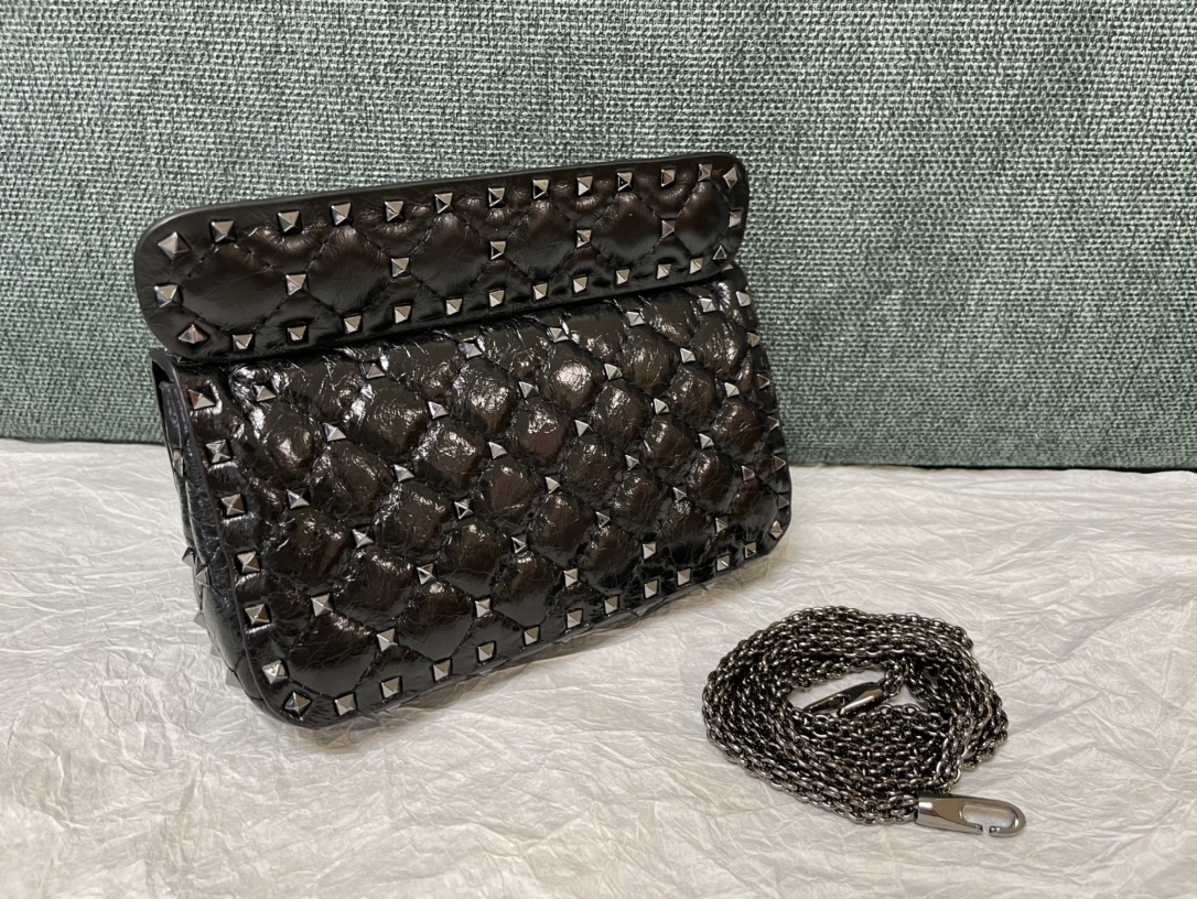 Valentino Garavani Rockstud Spike Small Chain Bag in Black Supple Lambskin Nappa